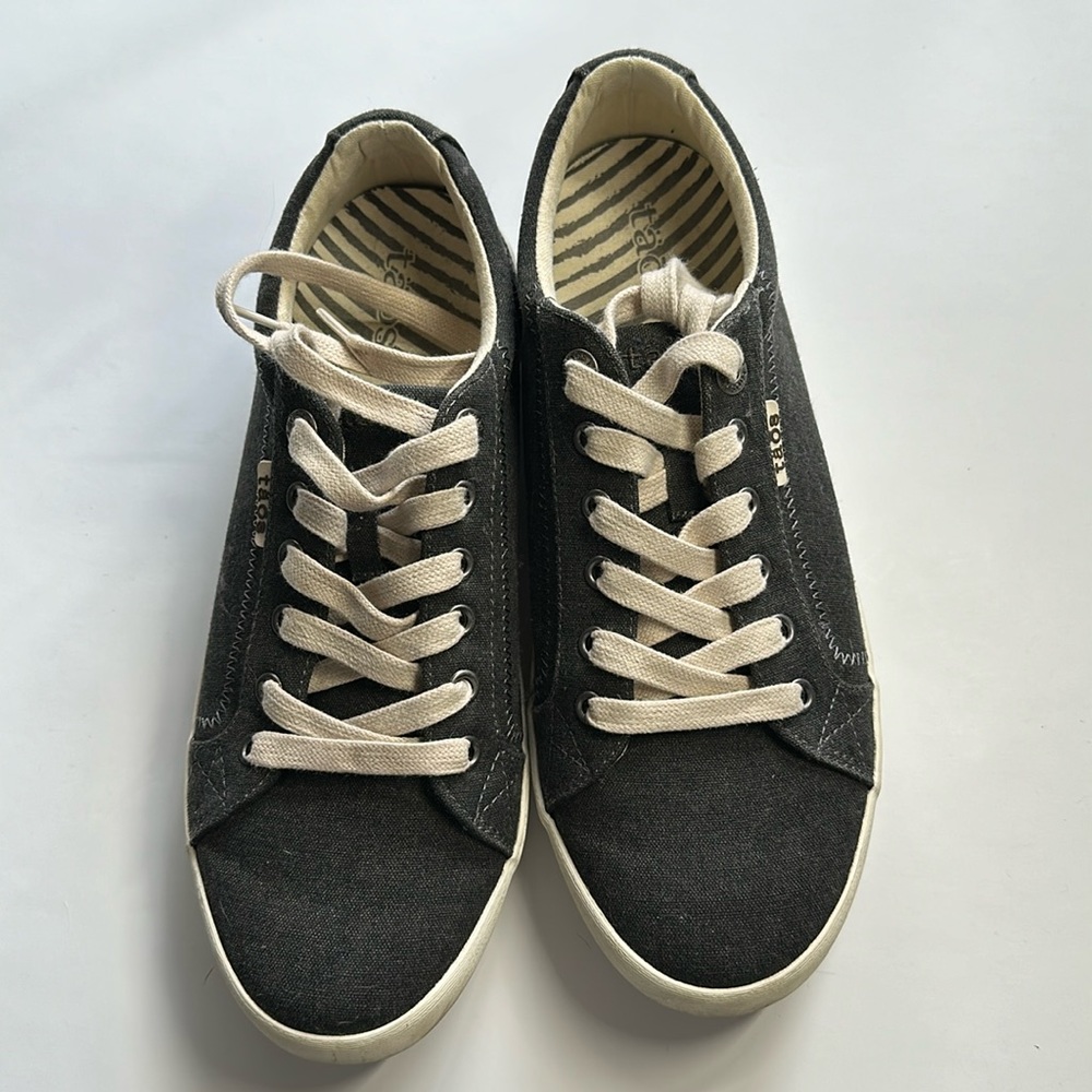 Taos footwear Star charcoal canvas sneaker 10